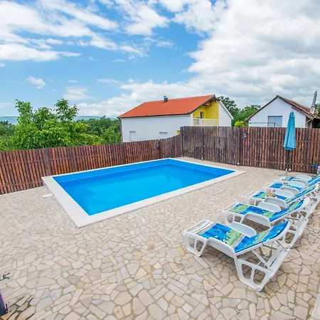 Casa de Férias Retro Pool House *