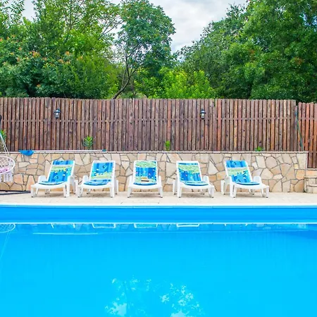 Retro Pool House Casa de Férias Mostar