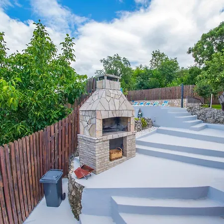 Ferienhaus Retro Pool House *