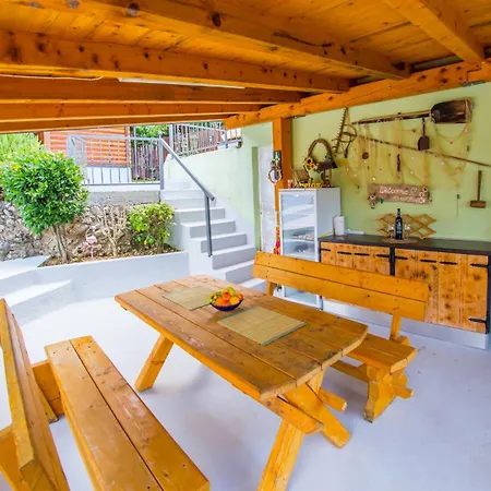 Retro Pool House Ferienhaus Mostar