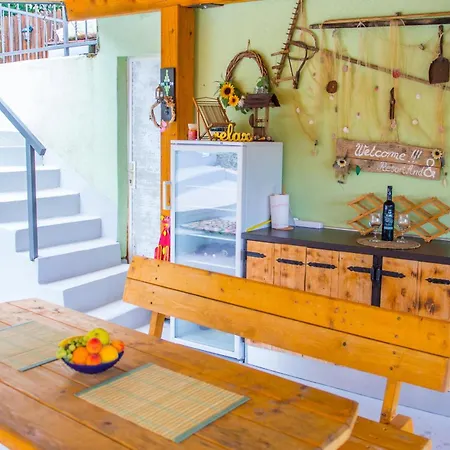 Ferienhaus Retro Pool House *