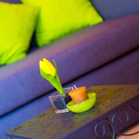 بيت للعطل Retro Pool House