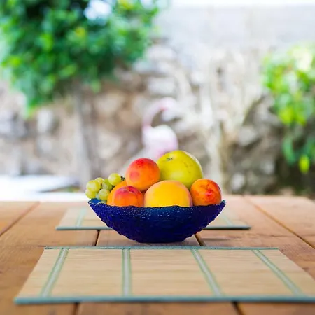 Retro Pool House بيت للعطل موستار