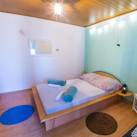 Retro Pool House Mostar