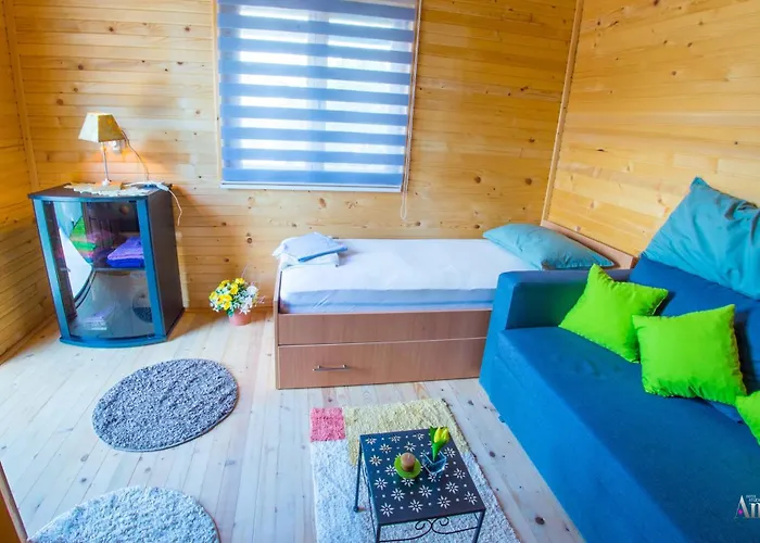 Semesterbostad Retro Pool House