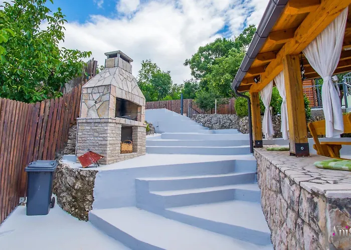 Retro Pool House * Mostar